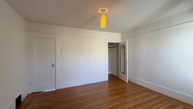 Building Photo - DREAM HOME! Spacious 3 BR + Sunroom/ 1.5 BA  in the Richmond area- AMSI