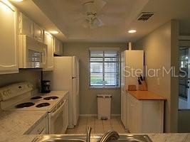 Building Photo - 758 Avenida Estancias