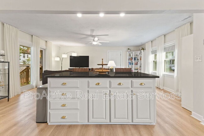 Building Photo - 2800 Keller Ave