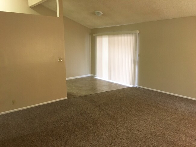 Building Photo - 2201 Pinon Springs Cir