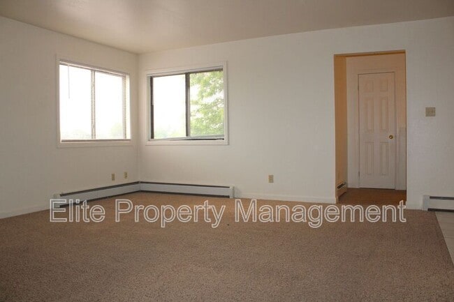 Building Photo - 212 W Palmer Lake Dr