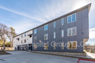 Building Photo - 948 S Corinth St Rd