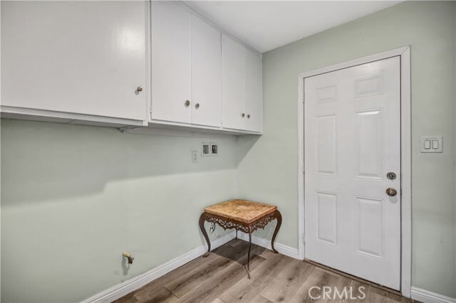 Building Photo - 12811 Oaks Ave