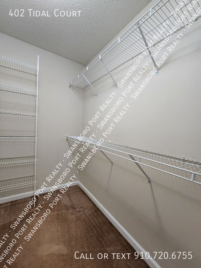 Building Photo - 402 Tidal Ct
