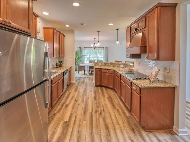 Building Photo - Spacious 3BR / 3.5BA Single family home • 2,500 Sq Ft • Baywood