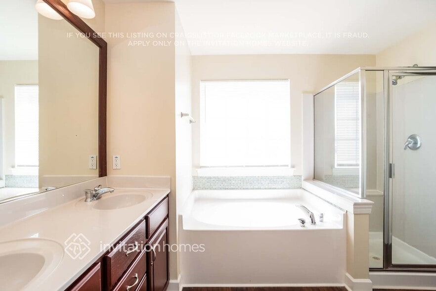Building Photo - 404 Springwood Dr