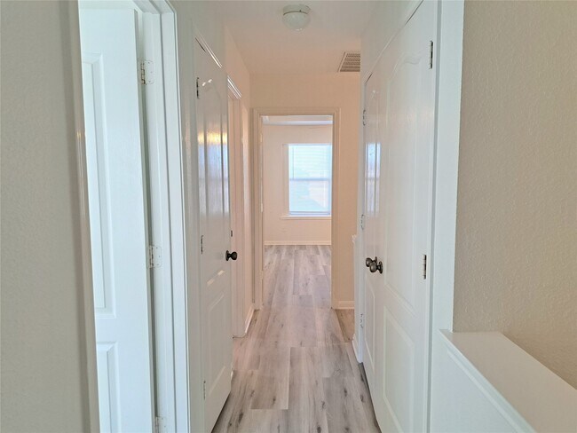 Building Photo - 13134 Stratford Skies Ln