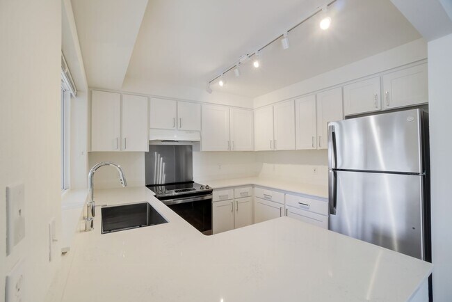 Interior Photo - Samara Redmond