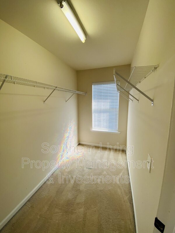 Building Photo - 10407 Winslet Dr