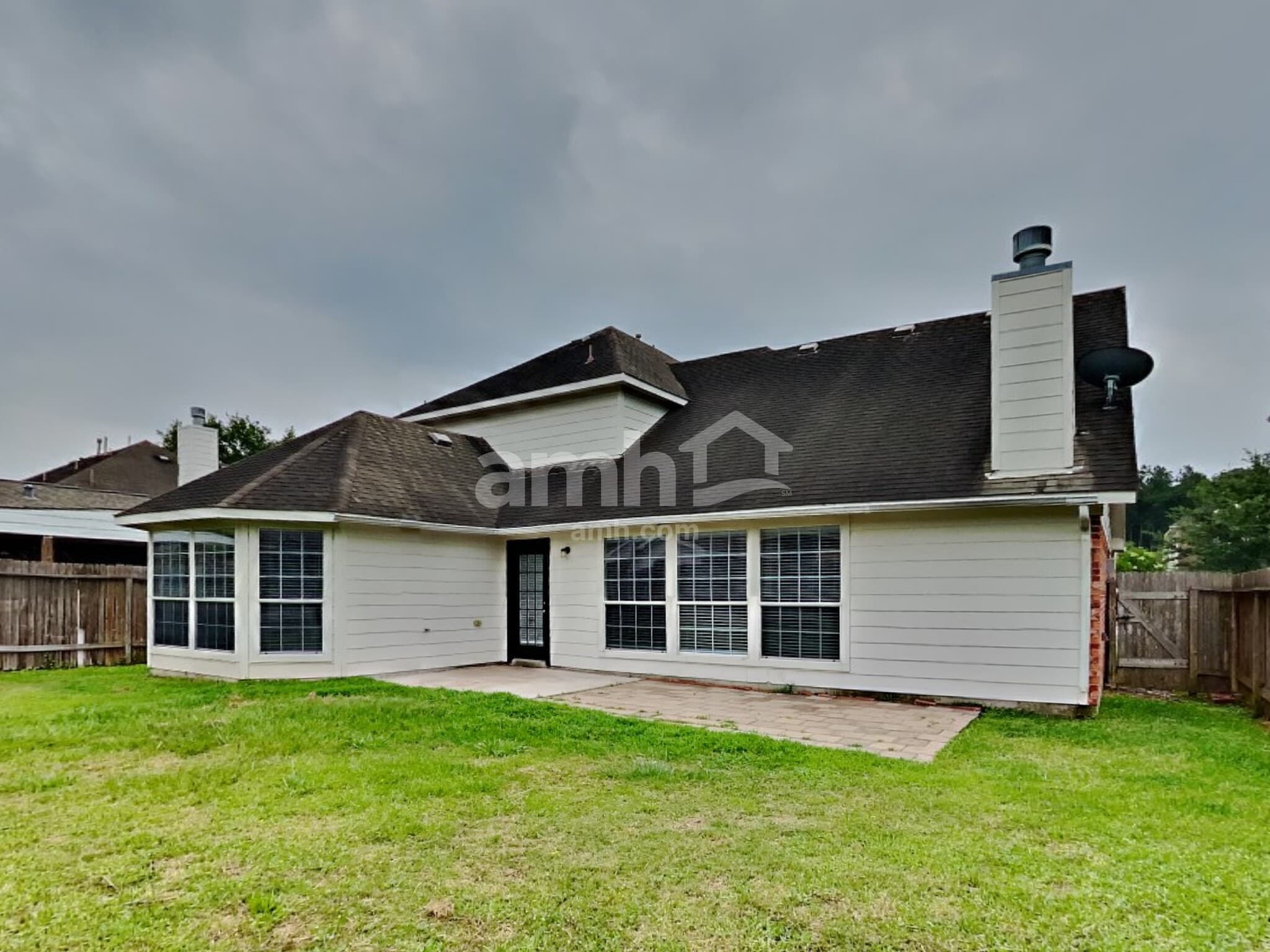 Building Photo - 439 Pinewood Ridge Dr