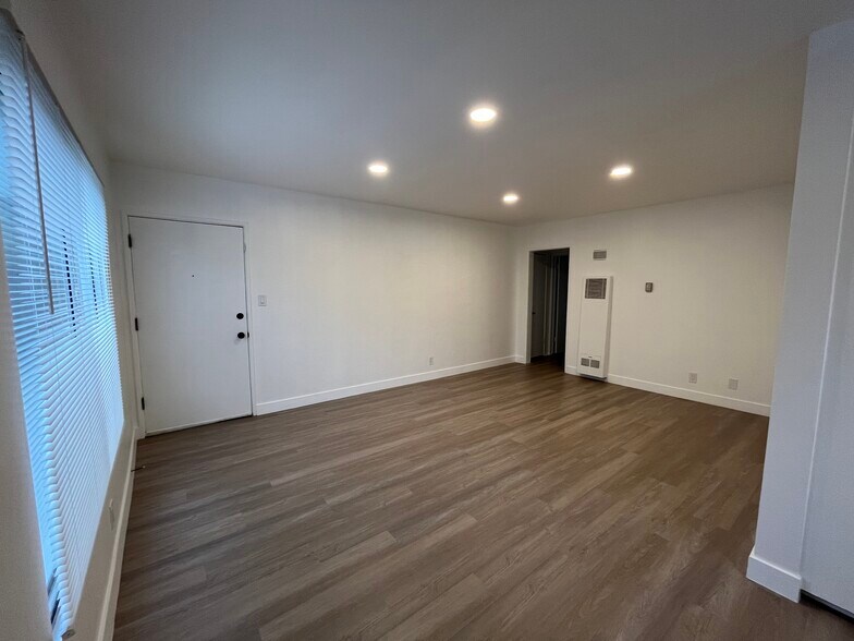 Building Photo - 3633 Kelton Ave