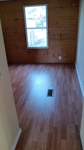 BOYS ROOM - 20331 Mountaindale Dr