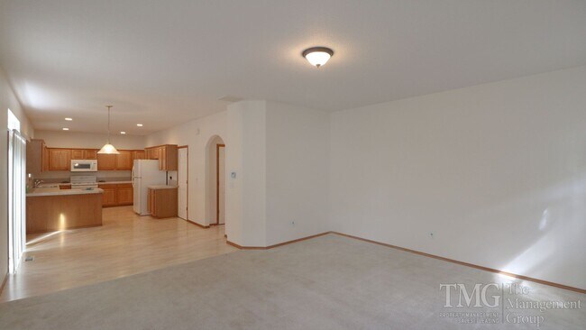 Building Photo - Beautiful 4-Bedroom Home with Custom Finishes & Thoughtful Layout