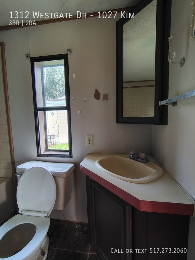 Building Photo - 1312 Westgate Dr