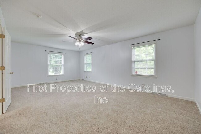 Building Photo - 1003 Chesterfield Ave