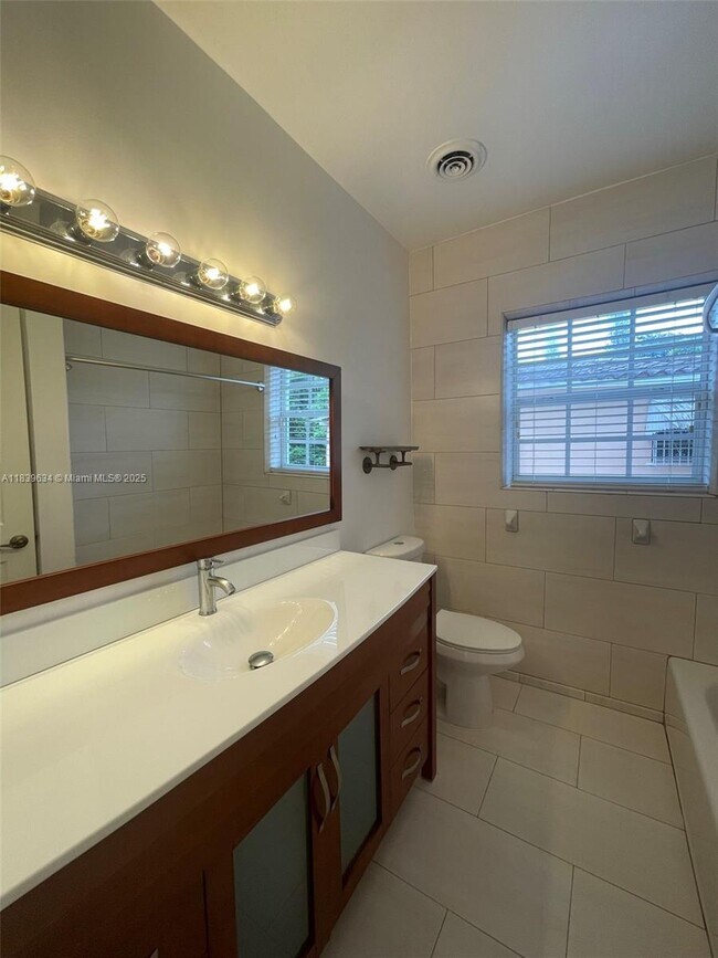 Building Photo - 845 Lorca St