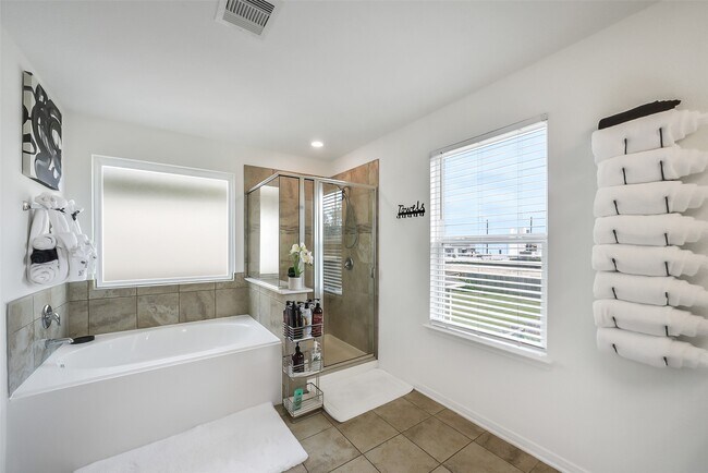 Building Photo - 16502 Live Oak Canyon Dr
