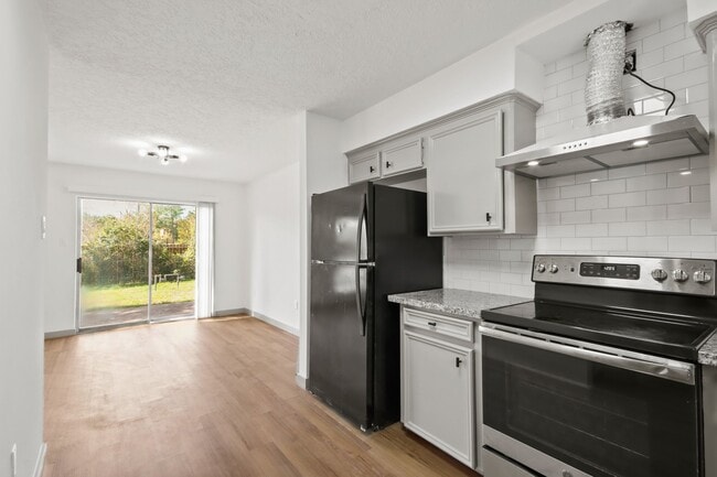 Building Photo - 1600 Hazelwood St