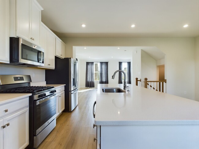 Building Photo - 301 W 20th St