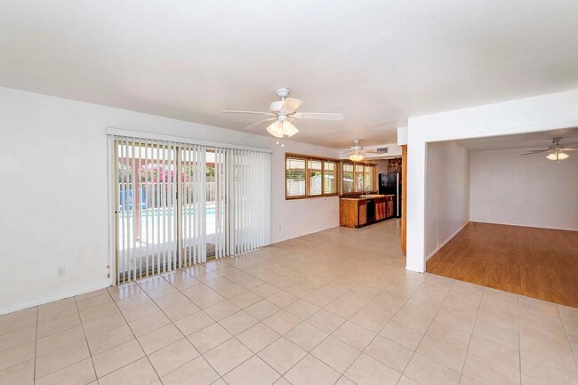 Building Photo - 3244 S Evergreen Rd