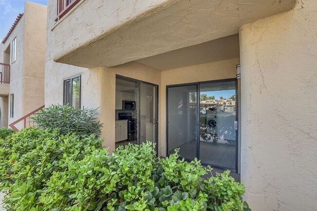 Building Photo - Charming 2-Bedroom, 2-Bath Condo in the He...