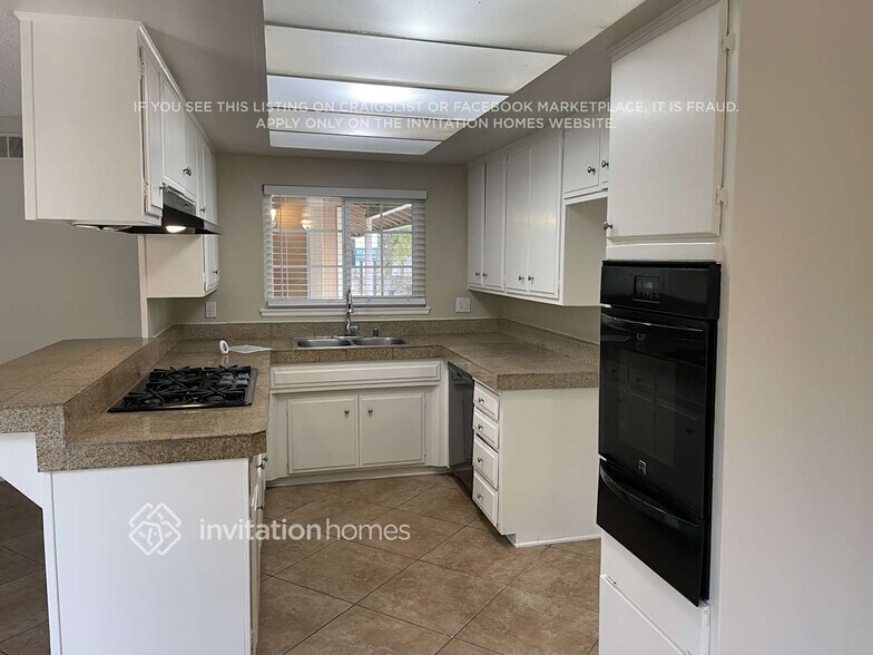 Building Photo - 6349 Orange Knoll Ave