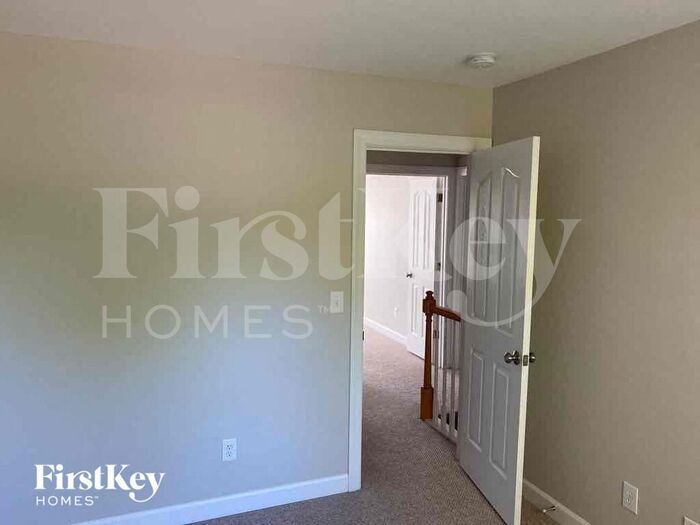 Building Photo - 307 Lucas Park Dr