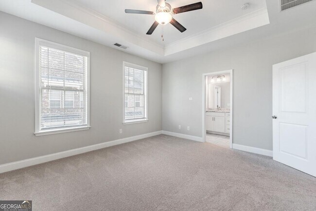 Building Photo - 5051 Pinckney Ln