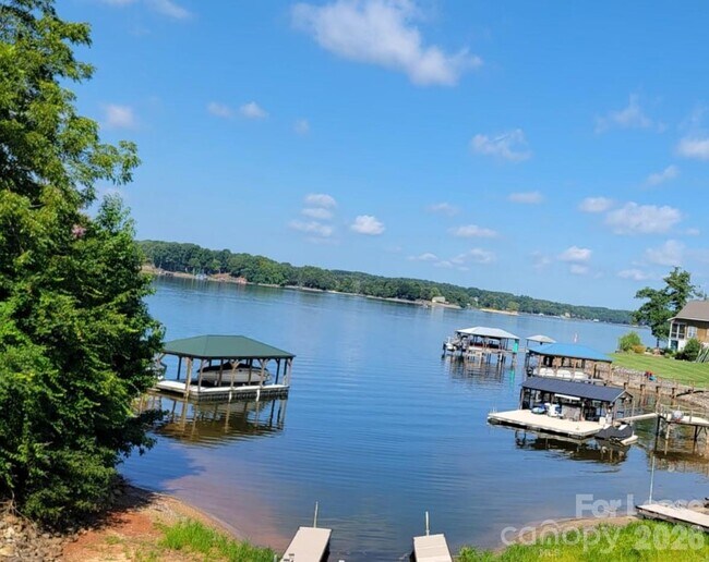 Building Photo - 137 Fern Haven Ln
