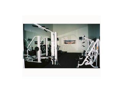 Building Photo - 9999 Summerbreeze Dr