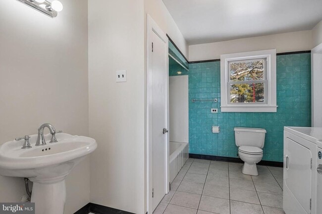 Building Photo - 306 Lincoln Ave