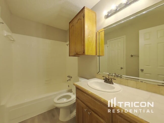 Building Photo - 8033 Berrybrook Dr
