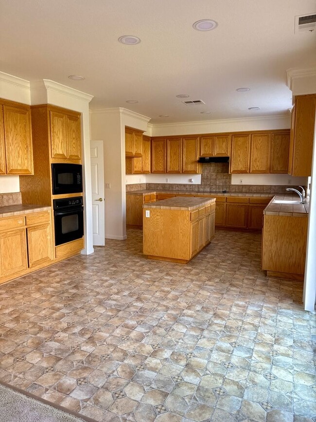 Building Photo - You’ll be proud to live in this home