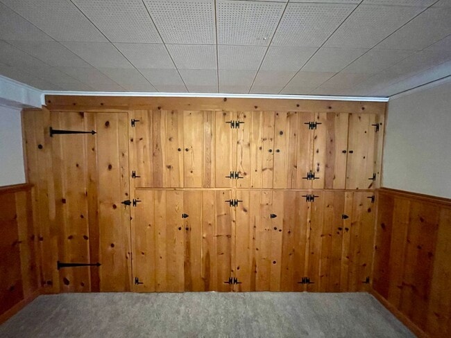 Building Photo - Furnished 3 bedroom/2bath close to Garden ...