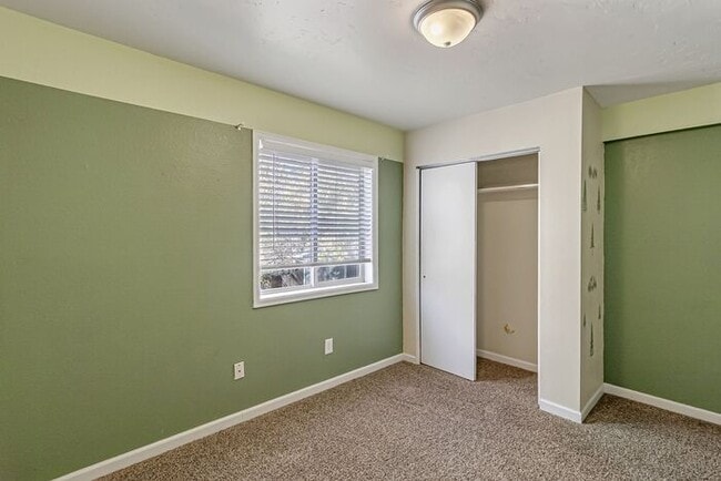 Building Photo - Charming 3 Bedroom Home in Quiet Orchard Mesa Cul-de-Sac