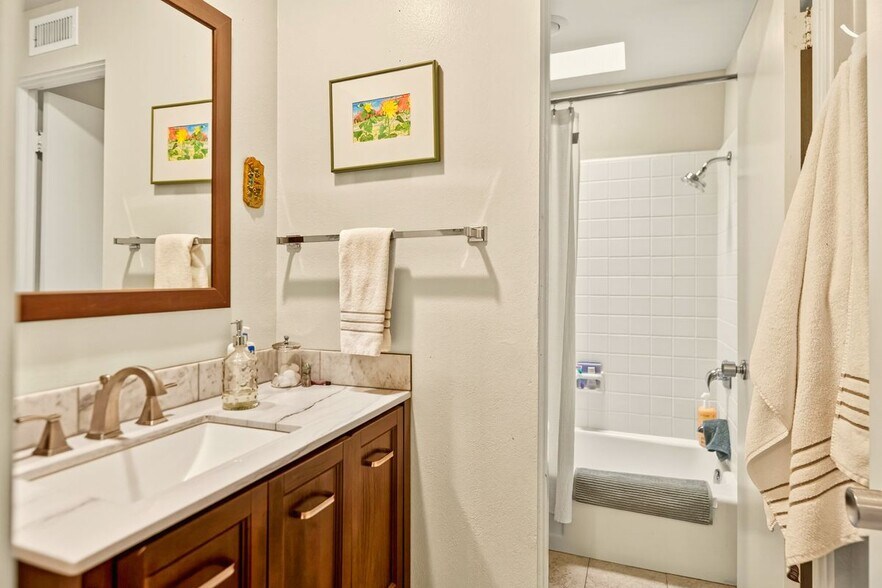 Building Photo - 46750 Mountain Cove Dr