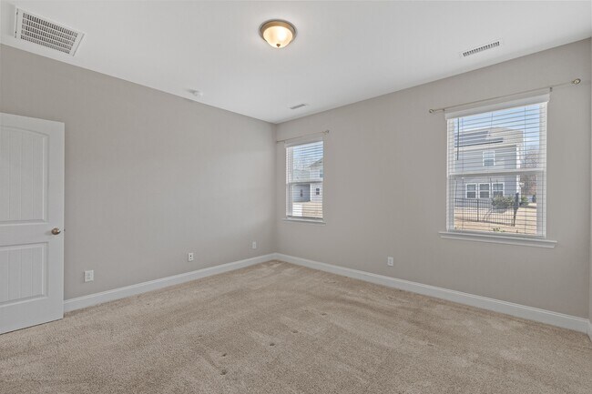 Building Photo - 138 Willow Grove Ln