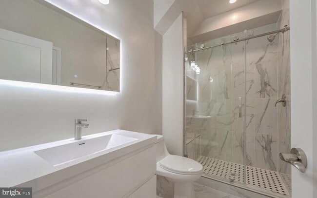 Building Photo - 2536 Elvans Rd SE