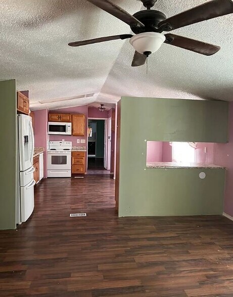 Building Photo - 2640 S Cottonwood Ln