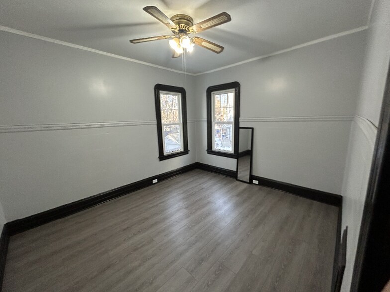 Building Photo - 132 Alderman St