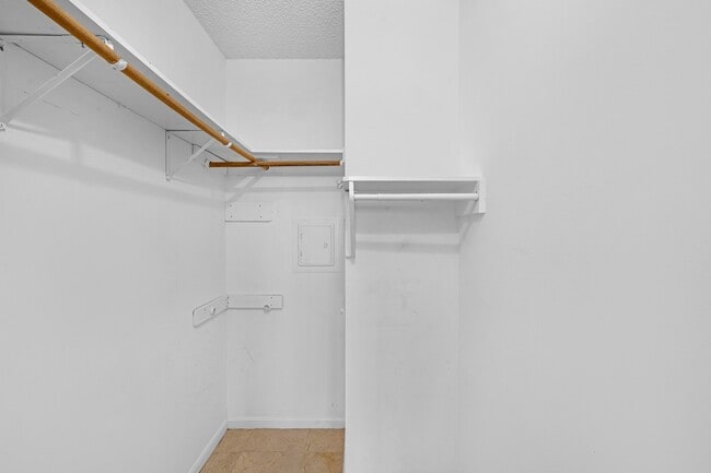 Building Photo - 5150 Hidalgo St