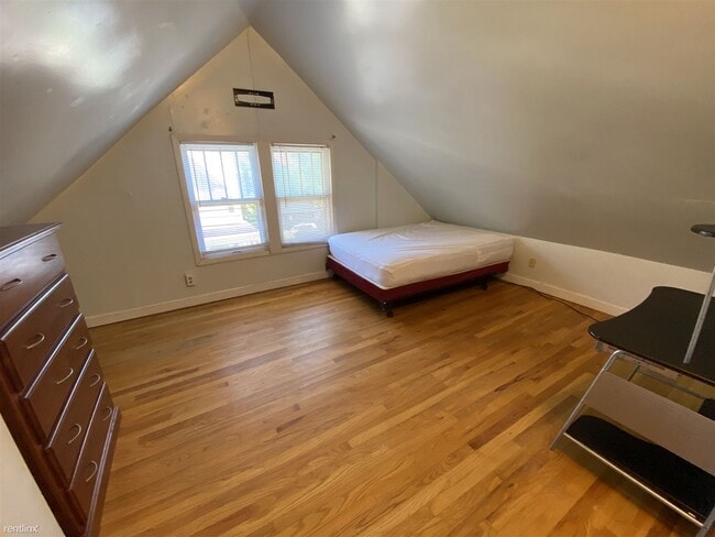 Building Photo - 7 br, 3 bath House - 954 Greenwood Ave