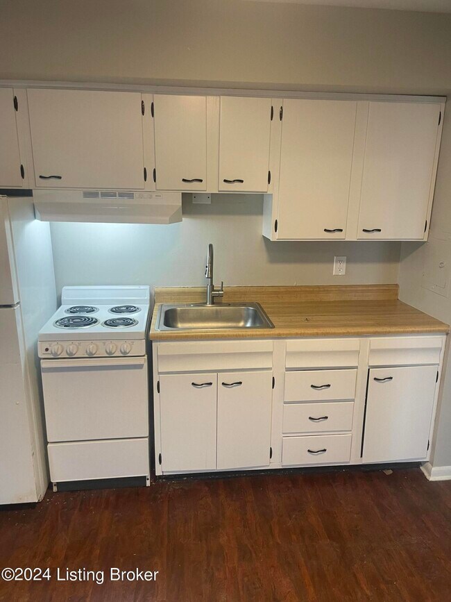 Building Photo - 449 Mt Holly Ave