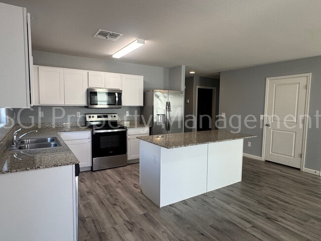 Building Photo - 2033 E Velvet Pl