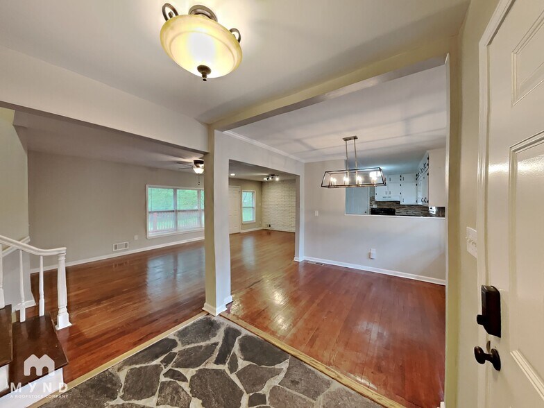 Building Photo - 5730 Deerfield Trail