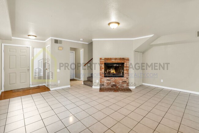 Building Photo - 3 bedroom 2 baths available in a gate community