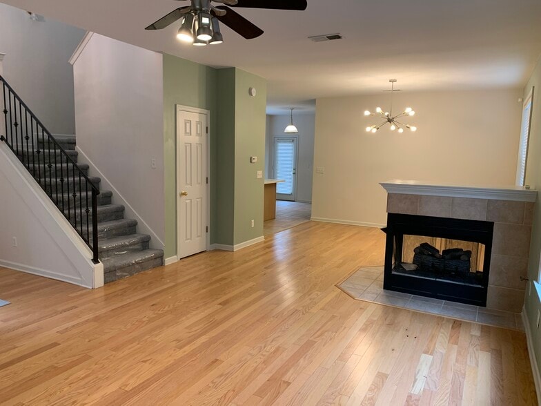 Building Photo - 1124 Misty Isle Dr