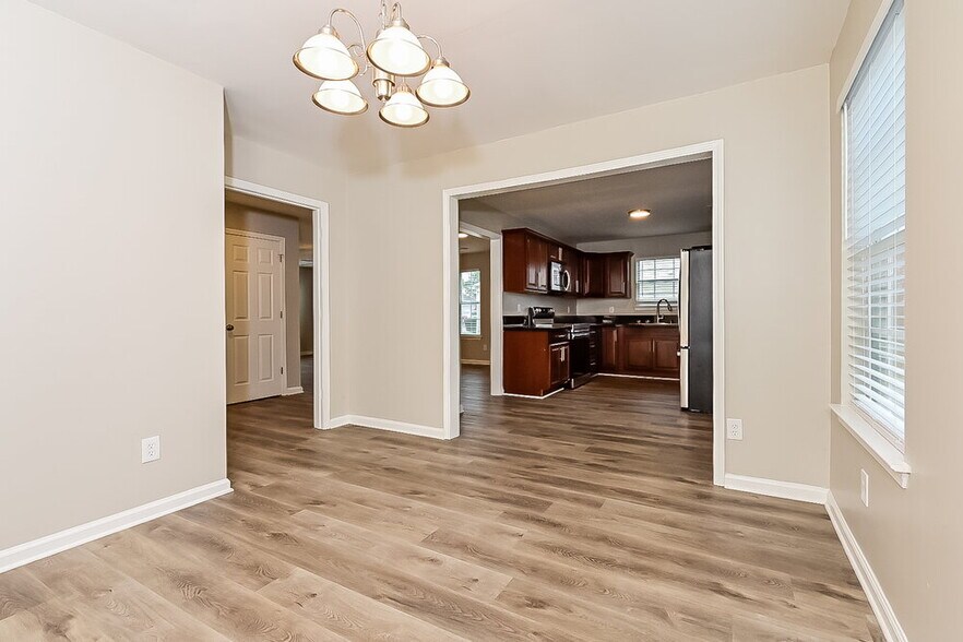 Building Photo - 3360 Waggoner Ln