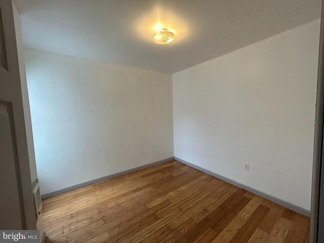 Building Photo - 541 E Westmoreland St