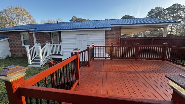 Building Photo - 1021 Shirley Dr